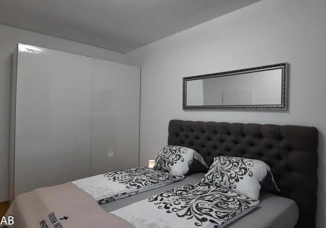 Superior Apartment & Rooftop Pool Viyana Dış mekan fotoğraf